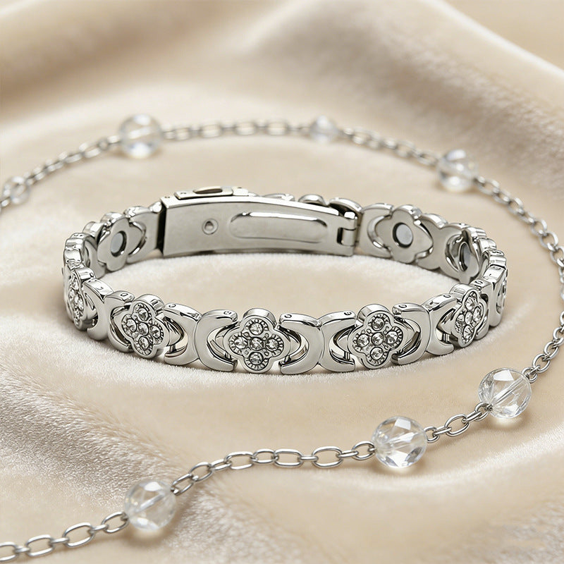 Women's High-Strength Magnetic Four-Leaf Clover Bracelet — Oval Magnets, Adjustable Length Design