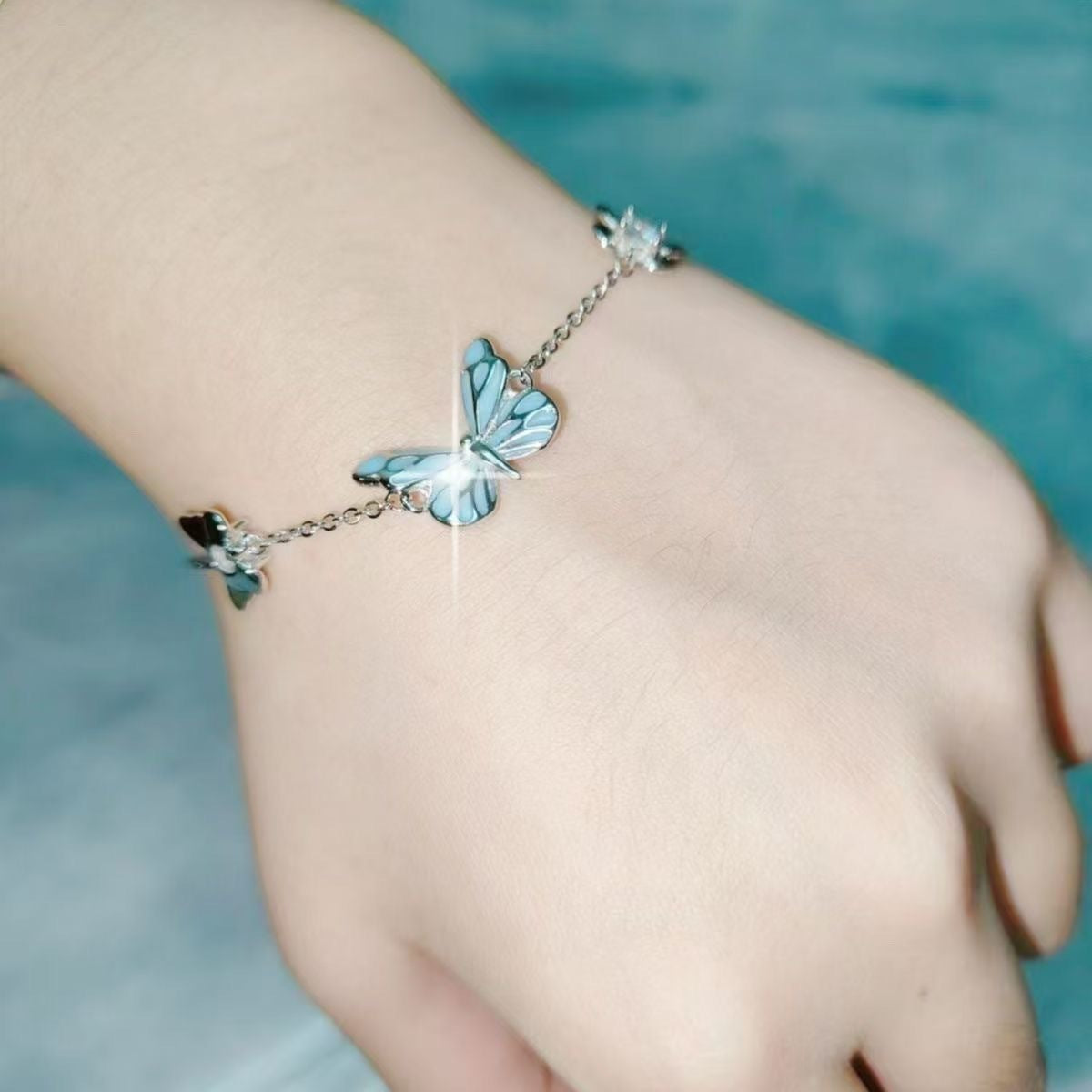 2Pcs Women Romantic luminous Butterfly Necklace Bracelet Set