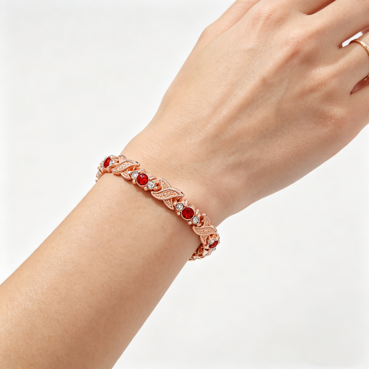 Women's Adjustable Leaf Magnet Bracelet with Zircon Alloy Fashion Bracelet