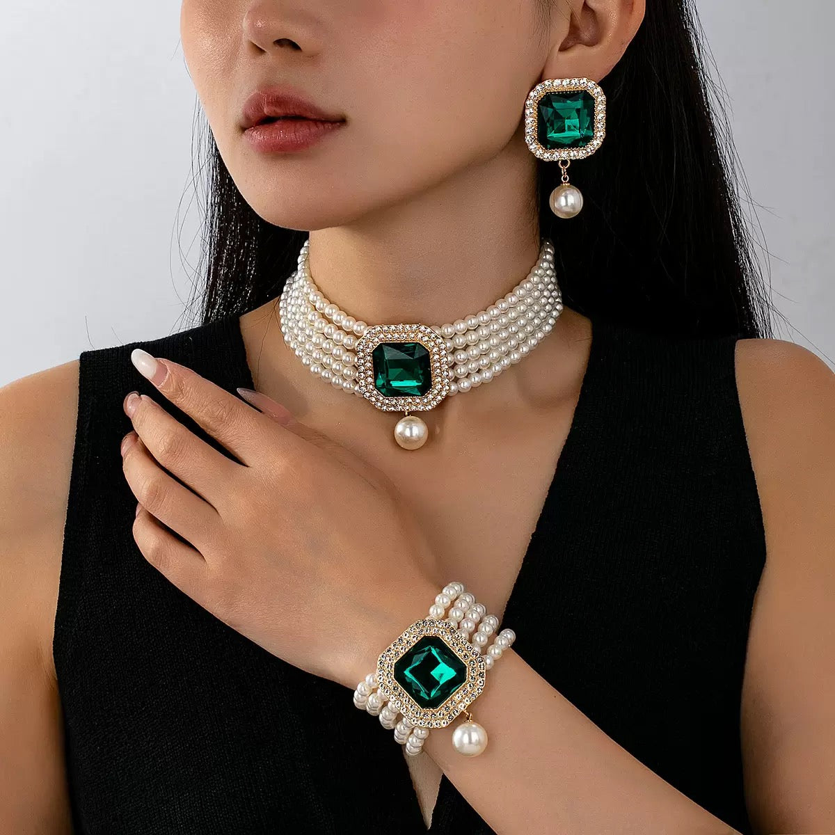 Pearl earring and necklace jewelry set