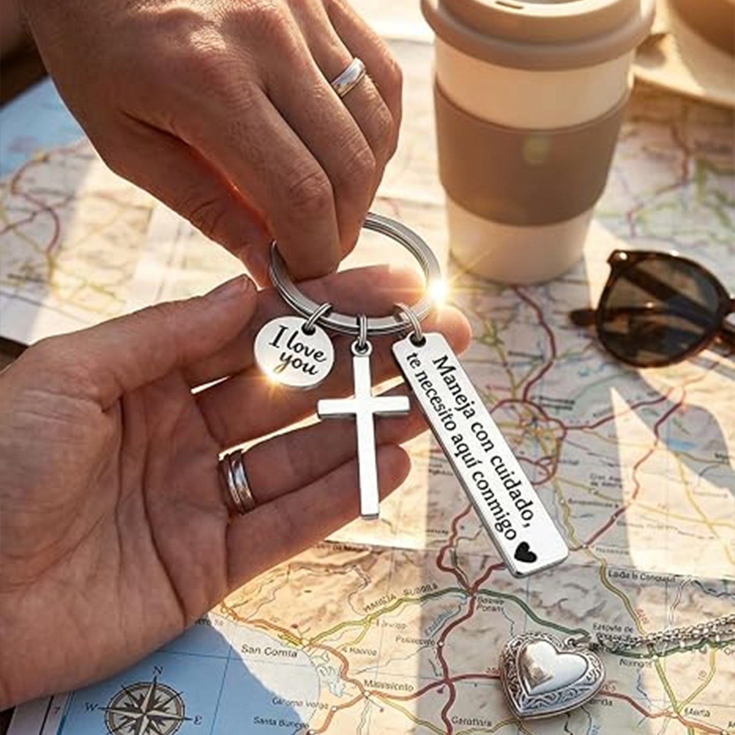 2Pcs Maneja Con Cuidado Te Necesito Aquí Conmigo Keychain, Drive Safe Keychain with Cross & I Love You Charm
