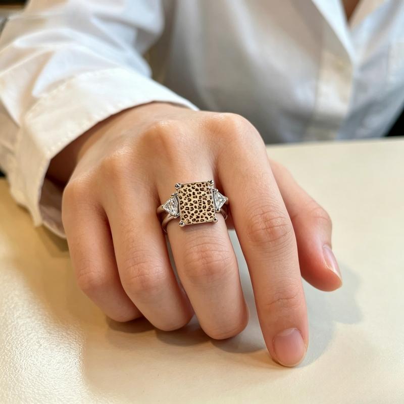 Vintage Light Luxury Glitter Leopard Print Square Fashion Ring
