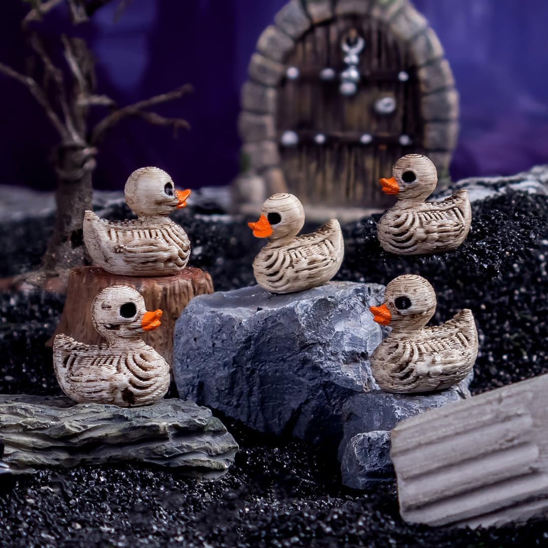 20PCS Resin Skull Duck Figurines, Spooky Mini Collectibles for Purse Accessories