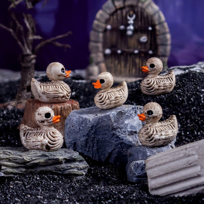 20PCS Resin Skull Duck Figurines, Spooky Mini Collectibles for Purse Accessories