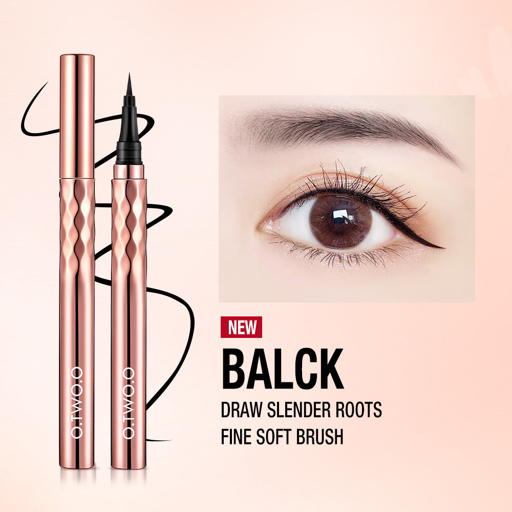 O.TWO.O Eyeliner – Long-Lasting, Smudge-Proof Liquid Eyeliner