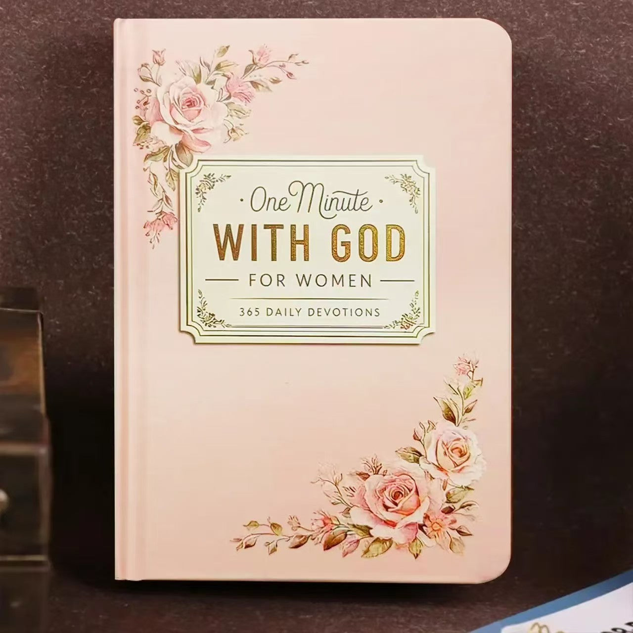 One Minute With God for Women: 2026 Women's Daily Devotional & Prayer Journal