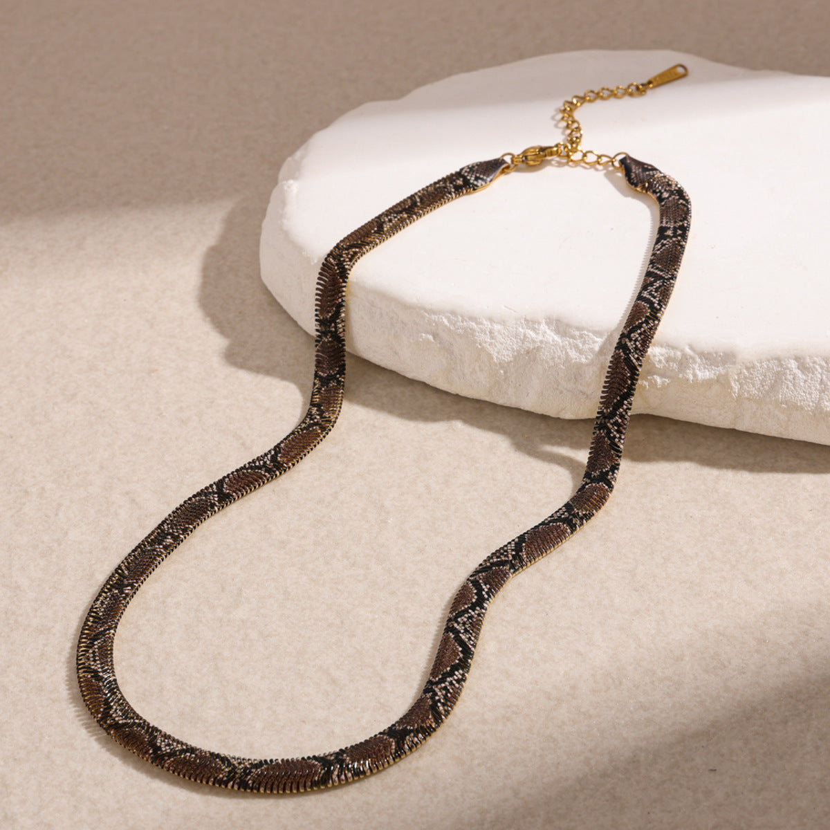 Unisexo Stylish Snakeskin-pattern Necklace