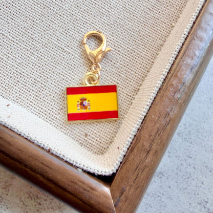 DIY Keychains Featuring National Flags From Around The World Keyrings Included)