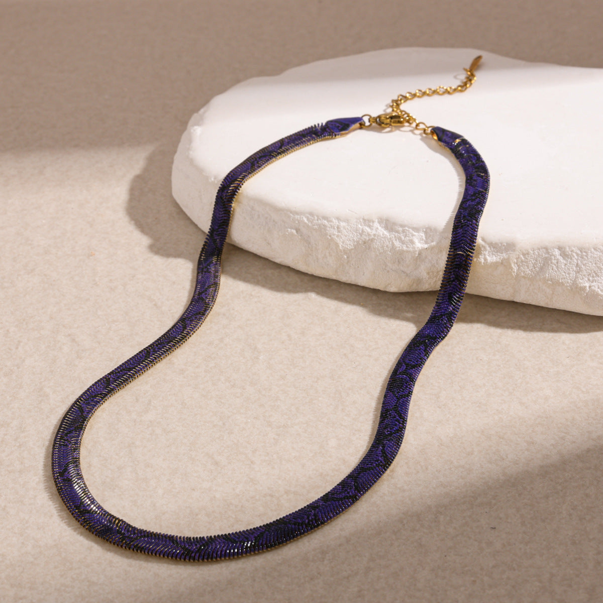 Unisexo Stylish Snakeskin-pattern Necklace