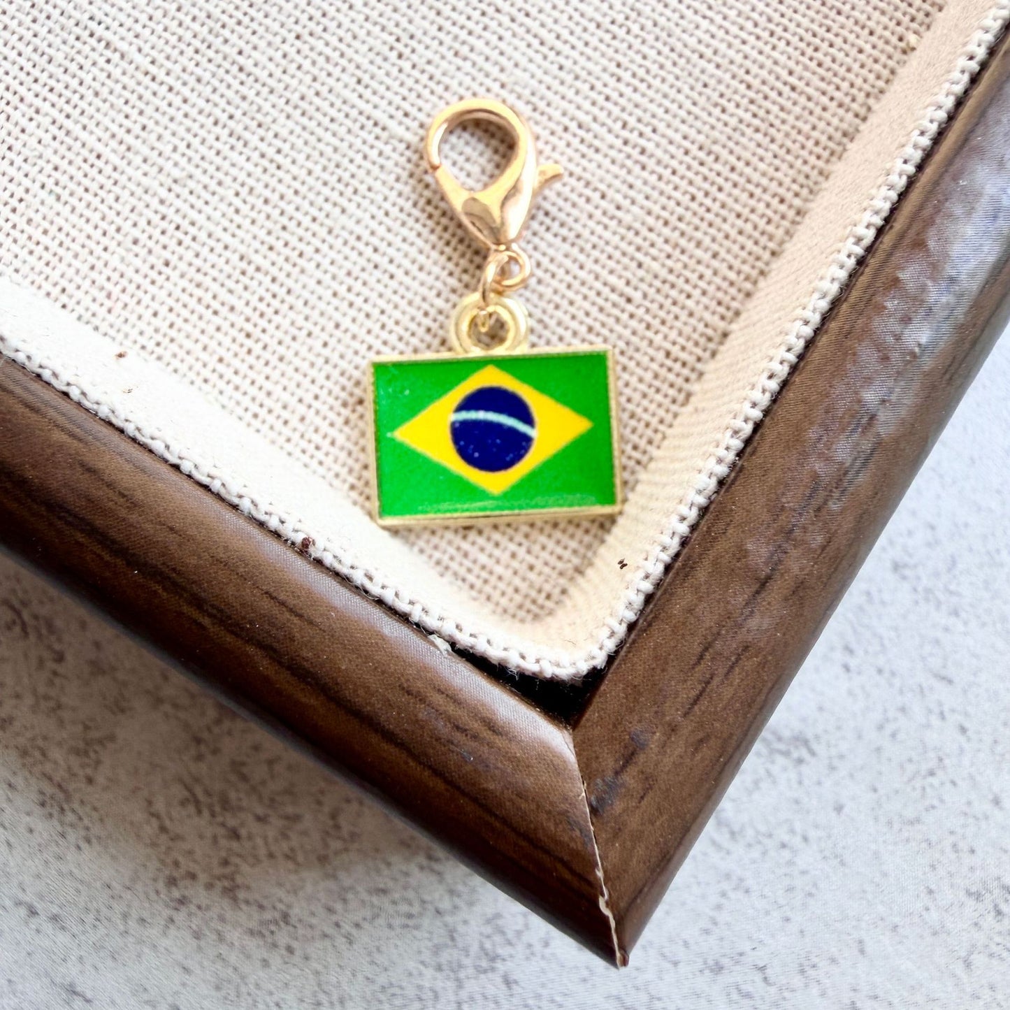 DIY Keychains Featuring National Flags From Around The World Keyrings Included)