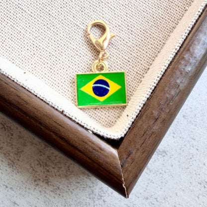 DIY Keychains Featuring National Flags From Around The World Keyrings Included)