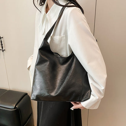Stylish Women's Shoulder Bag – Minimalist, Spacious Underarm Tote